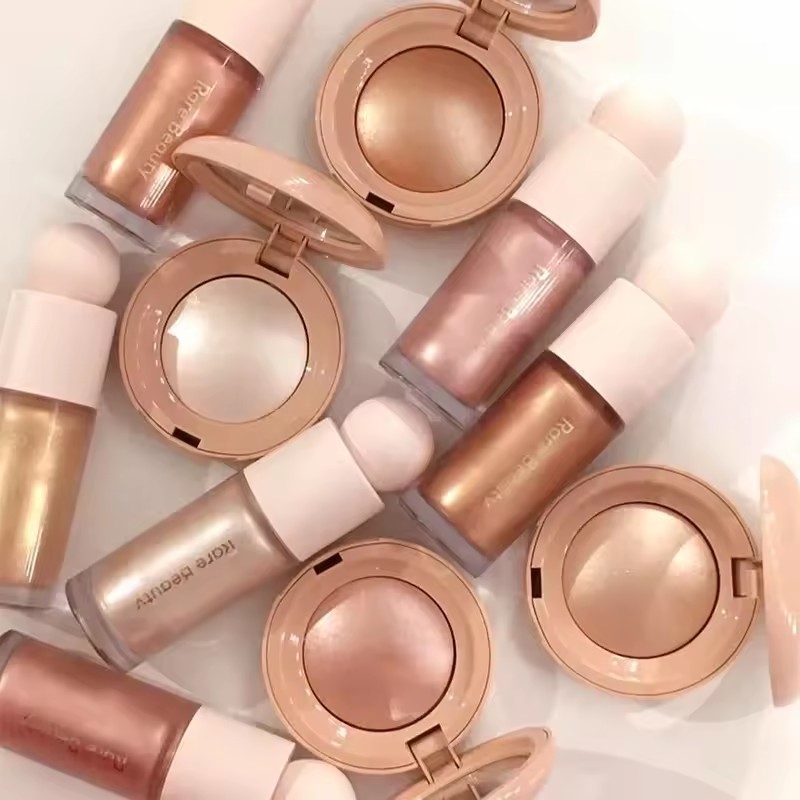 Huda Beauty Makeup Set - Rare Beauty Light Silky Touch Highlighter,