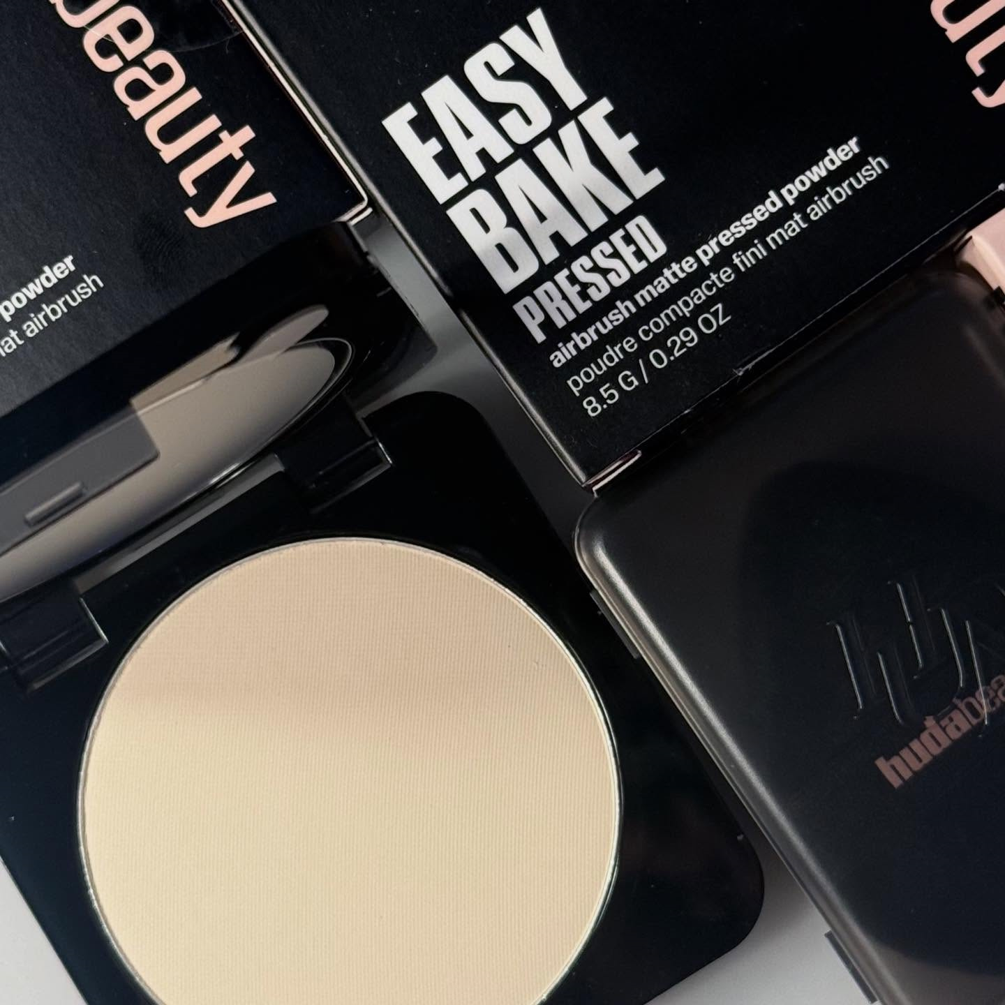 HudaBeauty Easy Bake Airbrush  - Huda Beauty Makeup Bag reseña y precio