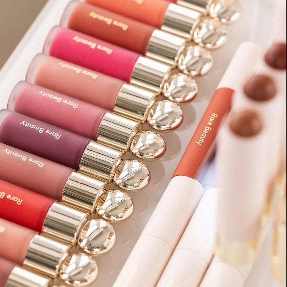 Rubor Líquido Rare Beauty, Sed - Rare Beauty Makeup Kit reseña y precio