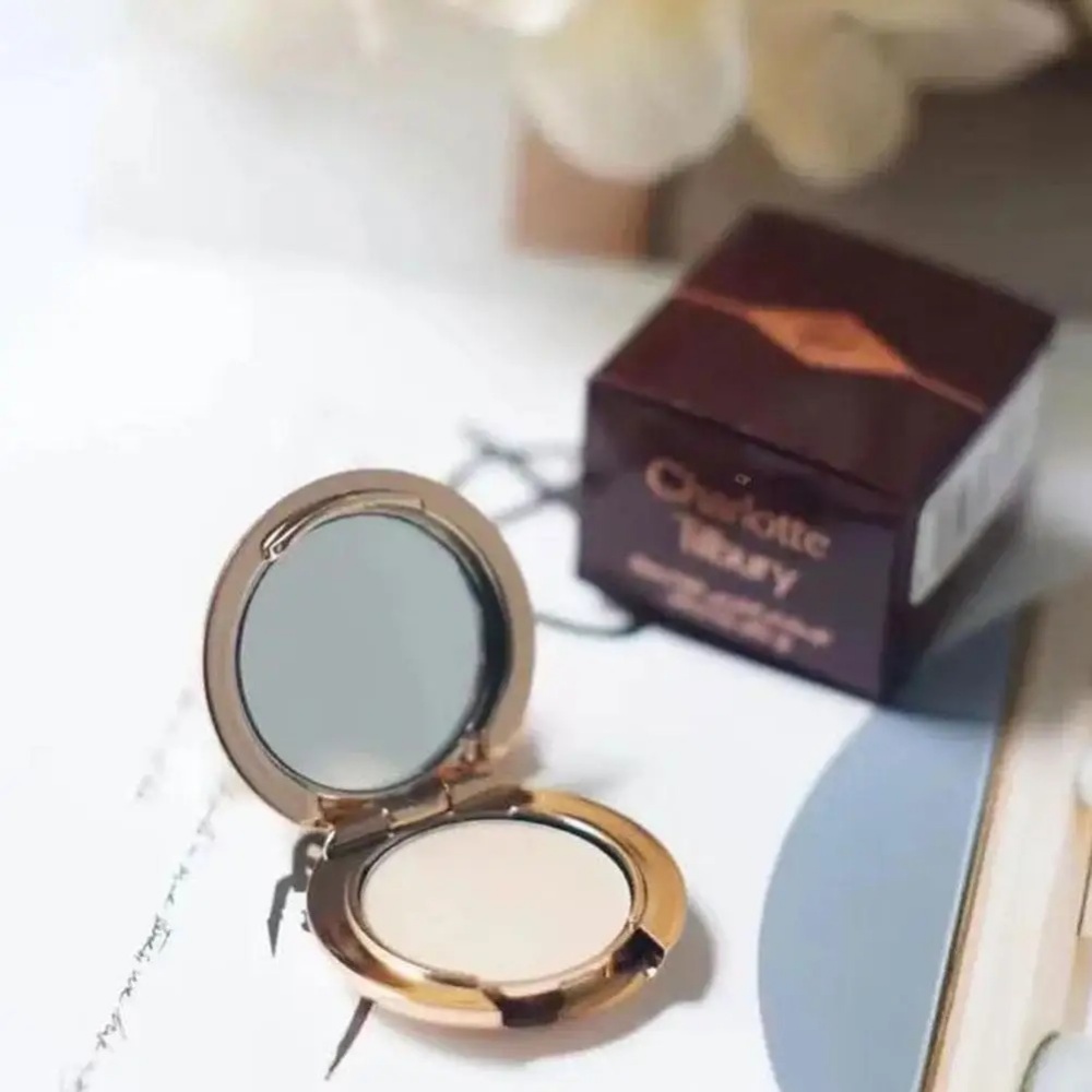 Polvo Compacto Portátil Charlo - Huda Beauty Makeup Mini Kit reseña y precio